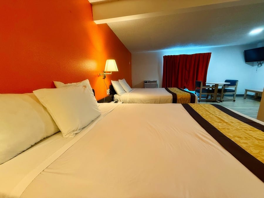 Double Queen Kitchenette Room – view 1