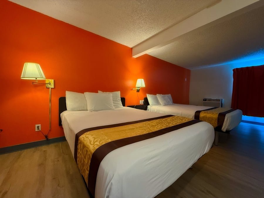 Double Queen Kitchenette Room – view 4