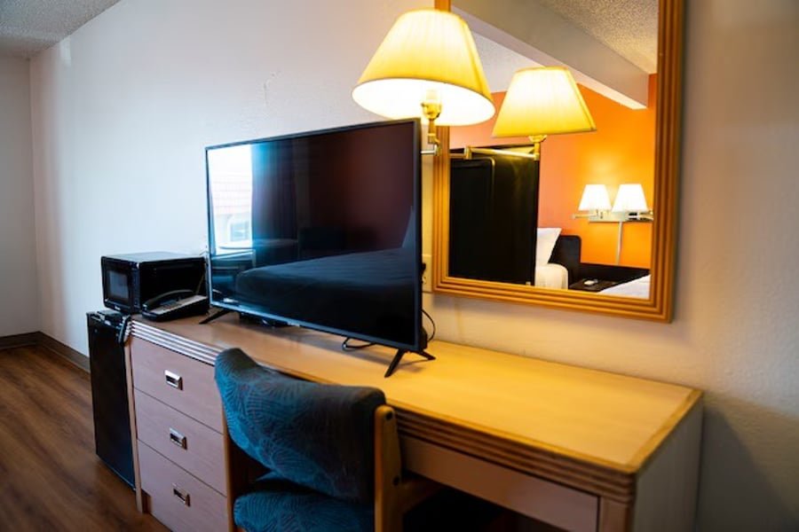 Double Queen Room – view 9