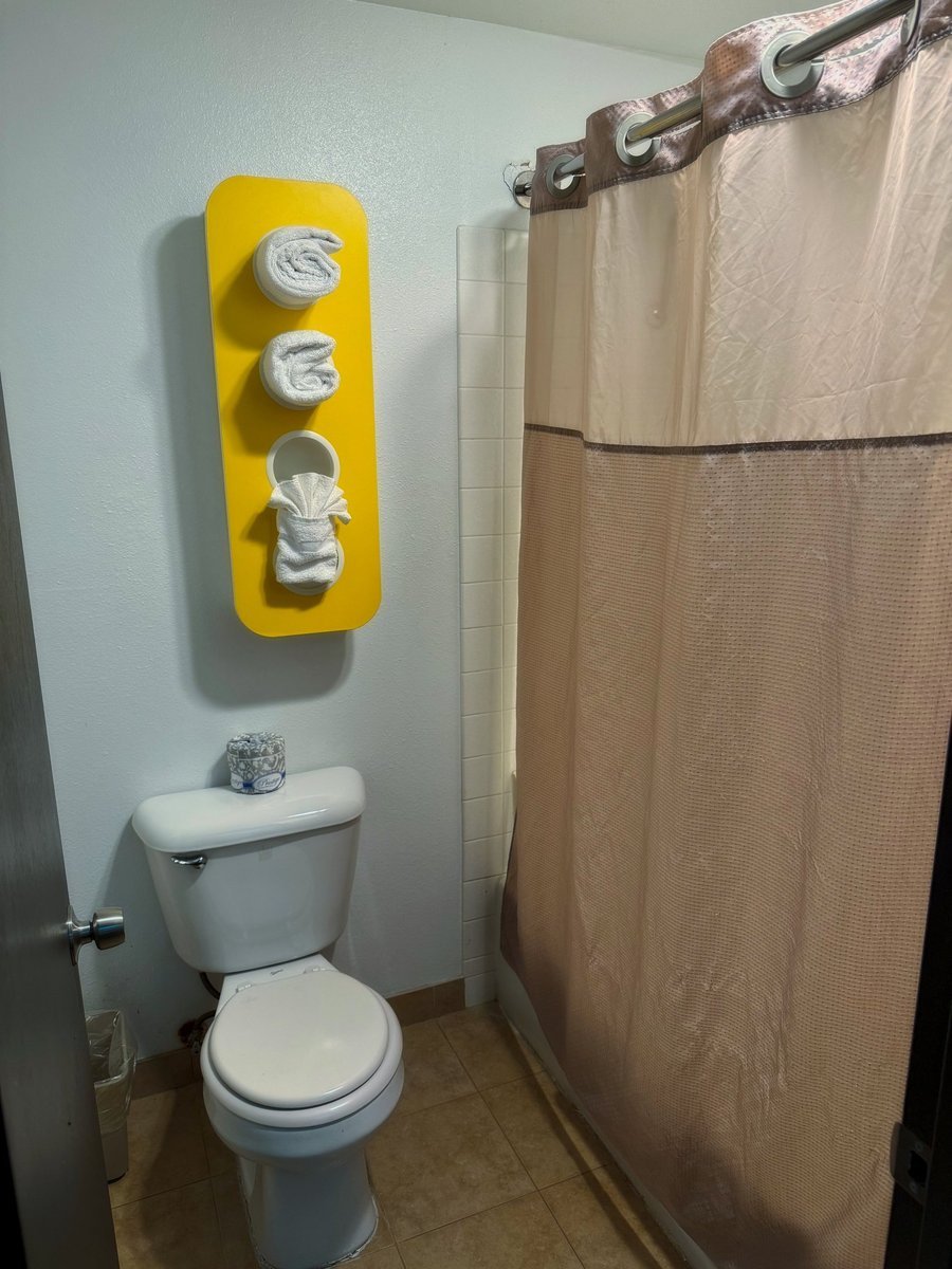 Double Queen Room – view 12