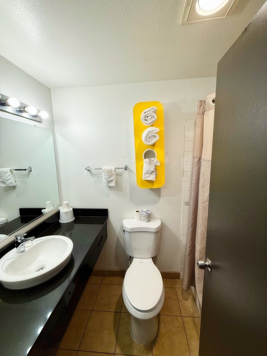 King Kitchenette Room – view 10