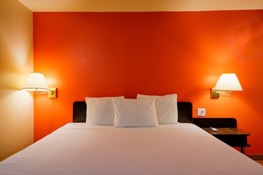 Single King Room – view 5
